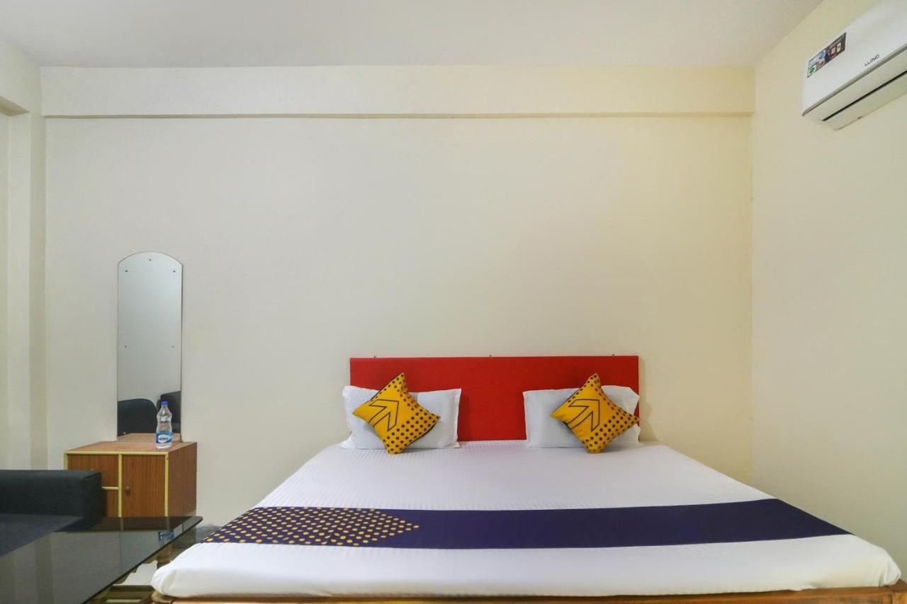 Hotel Spot On 68151 Prafulla Palace Jatani Exterior foto
